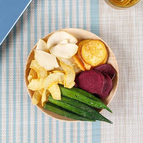Vacuum fried snacks